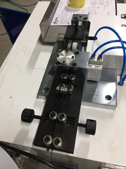 Découpeuse automatique en acier pour la fabrication de matrices