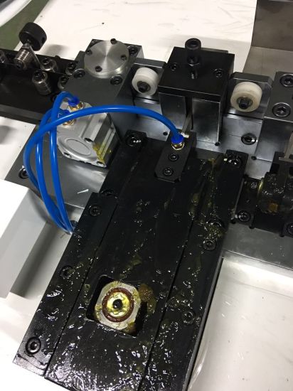 Machine de découpe automatique pour la coupe en plis