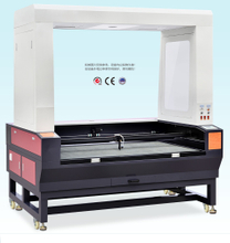 Machine de découpe laser automatique de recherche de caméra